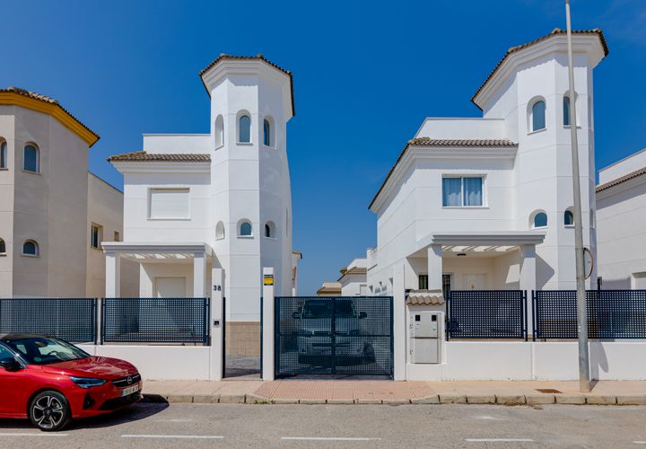 Villa i La Marina, Alicante, La Marina - € 280.000 | Ref: B6023 - foto 1